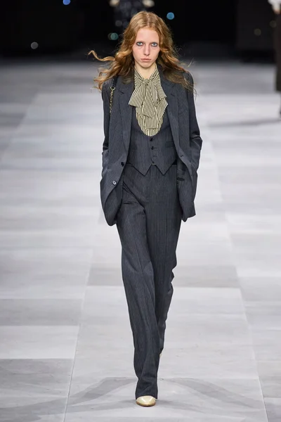 Look 4